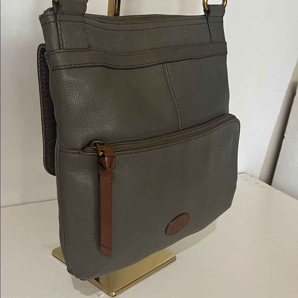 Fossil Morgan Traveler crossbody bag in pebbled leather. - Picture 5 of 11